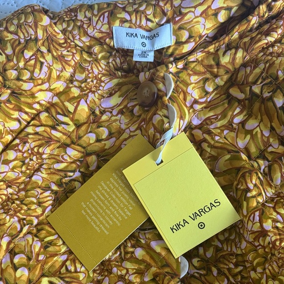 NWT KIKA VARGAS x Target Mum Floral Quilted Jacket Gold Yellow Scalloped 2X - Picture 13 of 15